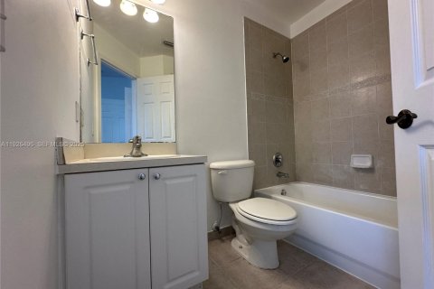 Townhouse in Homestead, Florida 3 bedrooms, 134.89 sq.m. № 1986416 - photo 22