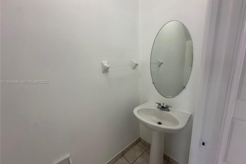 Townhouse in Homestead, Florida 3 bedrooms, 134.89 sq.m. № 1986416 - photo 14