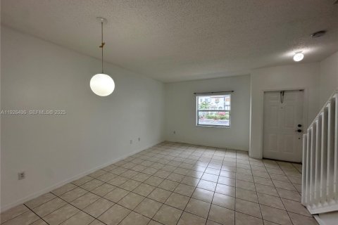 Townhouse in Homestead, Florida 3 bedrooms, 134.89 sq.m. № 1986416 - photo 2