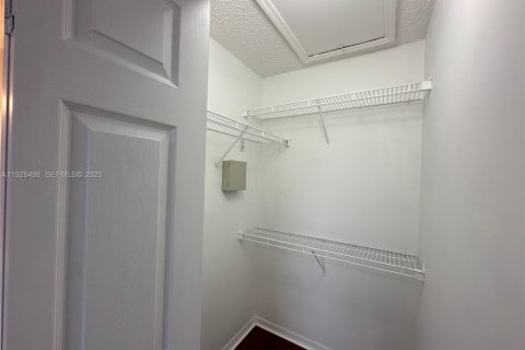 Townhouse in Homestead, Florida 3 bedrooms, 134.89 sq.m. № 1986416 - photo 19