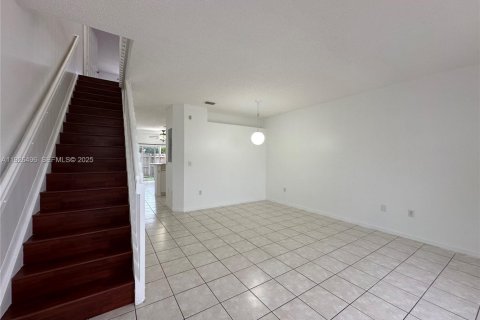Townhouse in Homestead, Florida 3 bedrooms, 134.89 sq.m. № 1986416 - photo 3
