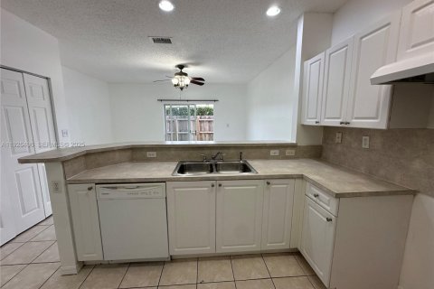 Townhouse in Homestead, Florida 3 bedrooms, 134.89 sq.m. № 1986416 - photo 6