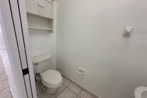 Townhouse in Homestead, Florida 3 bedrooms, 134.89 sq.m. № 1986416 - photo 15