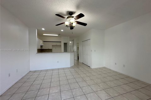 Townhouse in Homestead, Florida 3 bedrooms, 134.89 sq.m. № 1986416 - photo 8
