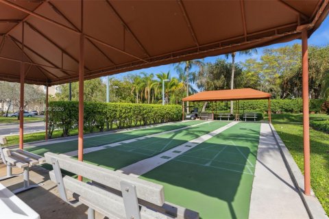 Condo in Tamarac, Florida, 2 bedrooms  № 2046757 - photo 27