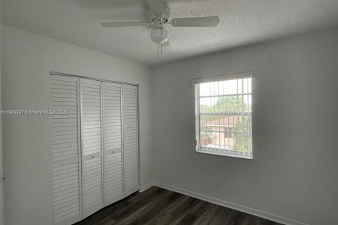 Снять в аренду кондоминиум в Корал-Спрингс, Флорида 2 спальни, 71.26м2, № 1933234 - фото 10