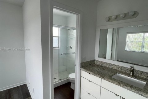 Снять в аренду кондоминиум в Корал-Спрингс, Флорида 2 спальни, 71.26м2, № 1933234 - фото 7