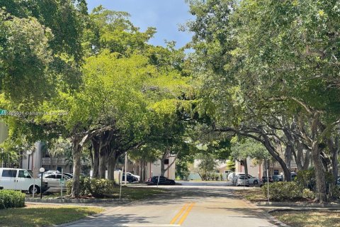 Снять в аренду кондоминиум в Корал-Спрингс, Флорида 2 спальни, 71.26м2, № 1933234 - фото 16