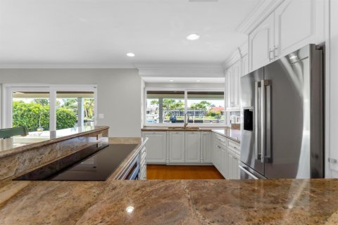 House in Pompano Beach, Florida 4 bedrooms, 150.87 sq.m. № 2086643 - photo 15