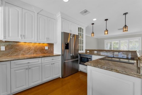 House in Pompano Beach, Florida 4 bedrooms, 150.87 sq.m. № 2086643 - photo 19