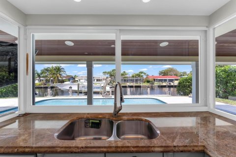 House in Pompano Beach, Florida 4 bedrooms, 150.87 sq.m. № 2086643 - photo 22