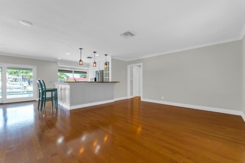 House in Pompano Beach, Florida 4 bedrooms, 150.87 sq.m. № 2086643 - photo 6