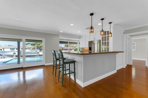 House in Pompano Beach, Florida 4 bedrooms, 150.87 sq.m. № 2086643 - photo 13