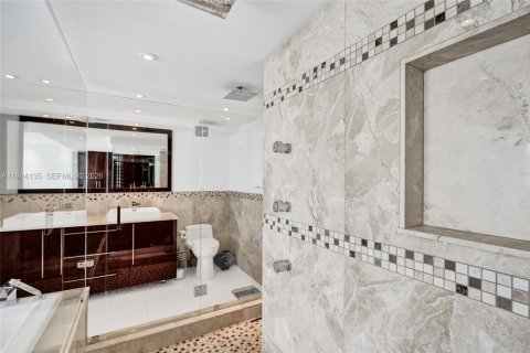 Copropriété à vendre à Hallandale Beach, Floride: 3 chambres, 132.85 m2 № 2061818 - photo 11