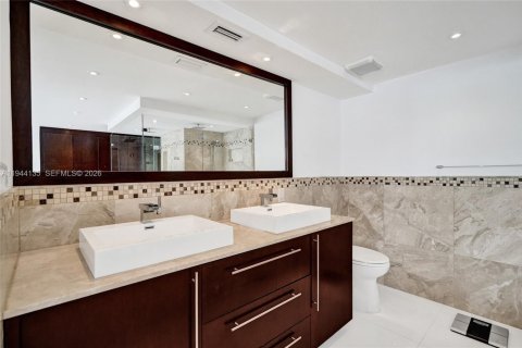 Copropriété à vendre à Hallandale Beach, Floride: 3 chambres, 132.85 m2 № 2061818 - photo 22