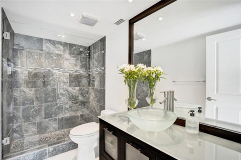 Copropriété à vendre à Hallandale Beach, Floride: 3 chambres, 132.85 m2 № 2061818 - photo 8