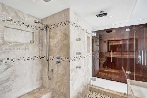 Copropriété à vendre à Hallandale Beach, Floride: 3 chambres, 132.85 m2 № 2061818 - photo 26