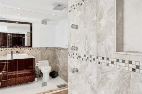 Copropriété à vendre à Hallandale Beach, Floride: 3 chambres, 132.85 m2 № 2061818 - photo 12