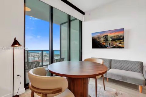 Condo in Miami Beach, Florida, 1 bedroom  № 2392077 - photo 3