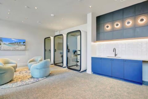 Condo in Miami Beach, Florida, 1 bedroom  № 2392077 - photo 19