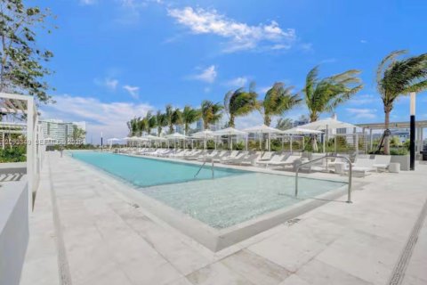 Condo in Miami Beach, Florida, 1 bedroom  № 2392077 - photo 24