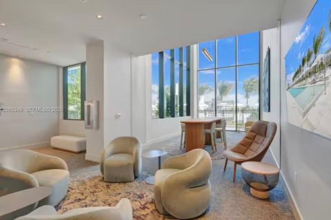 Condo in Miami Beach, Florida, 1 bedroom  № 2392077 - photo 21