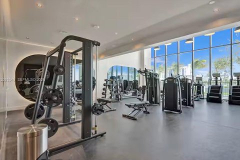 Condo in Miami Beach, Florida, 1 bedroom  № 2392077 - photo 30