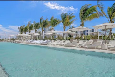 Condo in Miami Beach, Florida, 1 bedroom  № 2392077 - photo 29