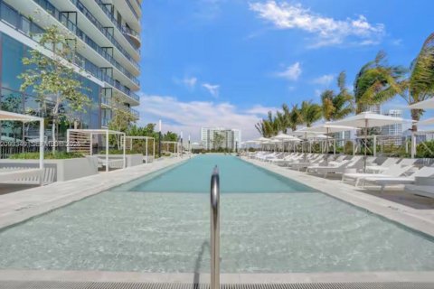 Condo in Miami Beach, Florida, 1 bedroom  № 2392077 - photo 25