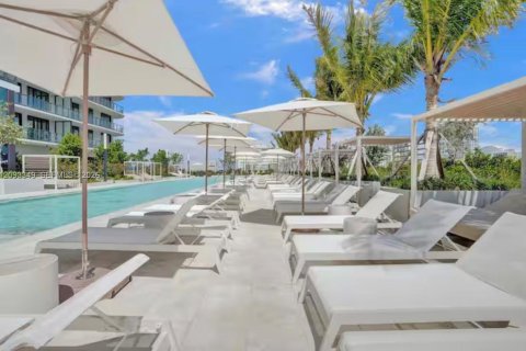 Condo in Miami Beach, Florida, 1 bedroom  № 2392077 - photo 27
