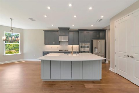 House in Sarasota, Florida 4 bedrooms, 327.48 sq.m. № 2110338 - photo 12