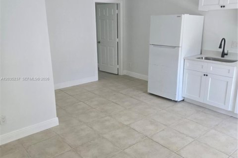 Apartamento en alquiler en Hollywood, Florida, 1 dormitorio, 54.63 m2 № 2084766 - foto 3