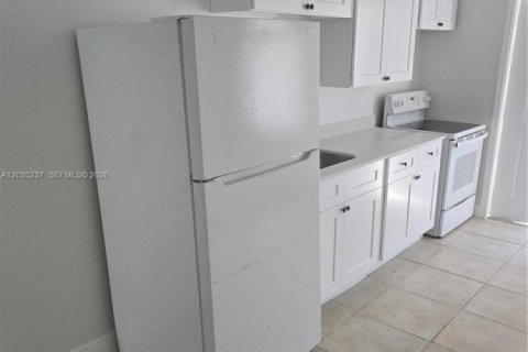 Apartamento en Hollywood, Florida 1 dormitorio, 54.63 m2 № 2084766