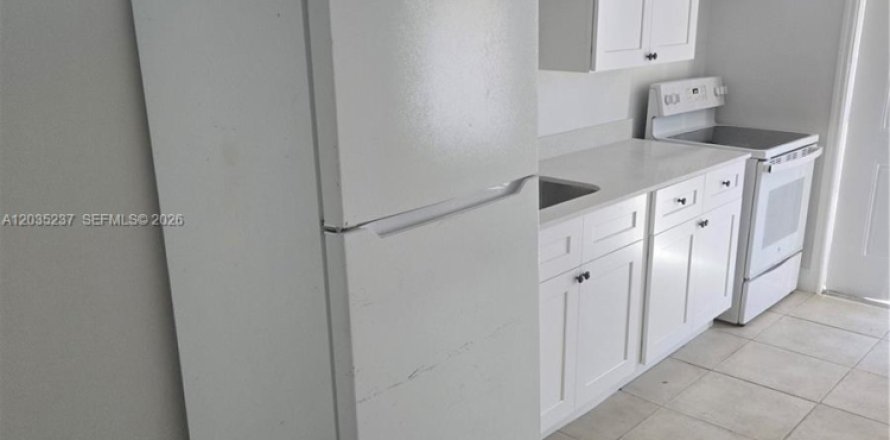Apartamento en Hollywood, Florida 1 dormitorio, 54.63 m2 № 2084766