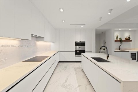 Condo in Fort Lauderdale, Florida, 3 bedrooms  № 1862605 - photo 3