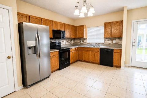 Touwnhouse à vendre à Kissimmee, Floride: 3 chambres, 128.39 m2 № 2306695 - photo 4