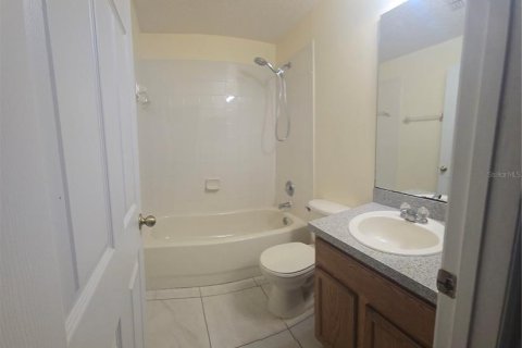 Touwnhouse à vendre à Kissimmee, Floride: 3 chambres, 128.39 m2 № 2306695 - photo 12