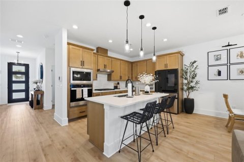 Casa en venta en Apopka, Florida, 4 dormitorios, 199 m2 № 2133347 - foto 3
