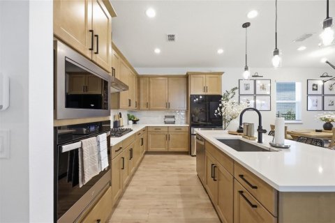 Casa en venta en Apopka, Florida, 4 dormitorios, 199 m2 № 2133347 - foto 2