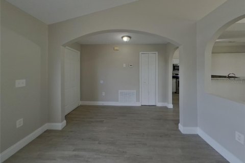 Villa ou maison à louer à Kissimmee, Floride: 4 chambres, 154.22 m2 № 2117791 - photo 16