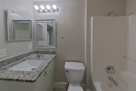 Villa ou maison à louer à Kissimmee, Floride: 4 chambres, 154.22 m2 № 2117791 - photo 13
