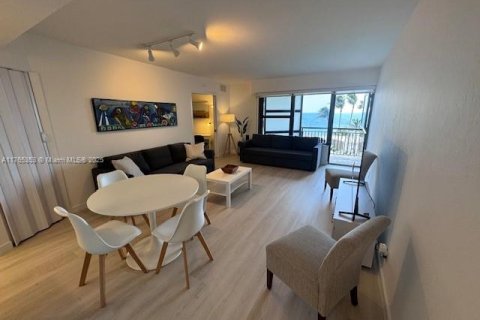 Copropriété à louer à Fort Lauderdale, Floride: 59.83 m2 № 1865100 - photo 4