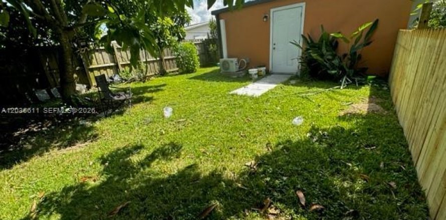 Commercial property in Homestead, Florida 1 bedroom, 98.1 sq.m. № 2084916