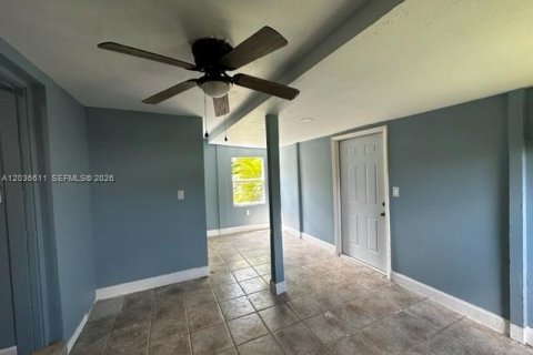 Commercial property in Homestead, Florida 1 bedroom, 98.1 sq.m. № 2084916 - photo 2