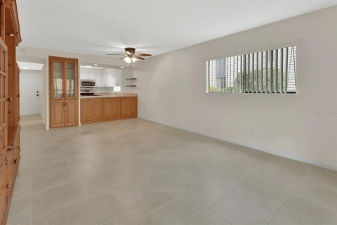 Condo in DeLand, Florida, 2 bedrooms  № 1772192 - photo 3