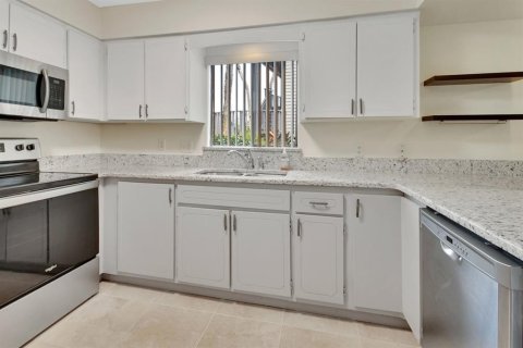 Condo in DeLand, Florida, 2 bedrooms  № 1772192 - photo 7