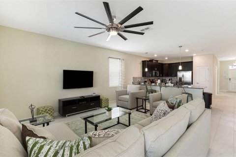 House in Davenport, Florida 8 bedrooms, 363.15 sq.m. № 1900935 - photo 7