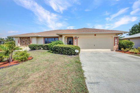 House in Punta Gorda, Florida 3 bedrooms, 181.16 sq.m. № 1685419 - photo 3