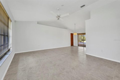 House in Punta Gorda, Florida 3 bedrooms, 181.16 sq.m. № 1685419 - photo 11