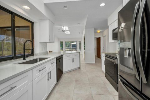 House in Punta Gorda, Florida 3 bedrooms, 181.16 sq.m. № 1685419 - photo 4